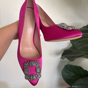 Elegant Pink Satin Women's Shoes with Embellished Detail
